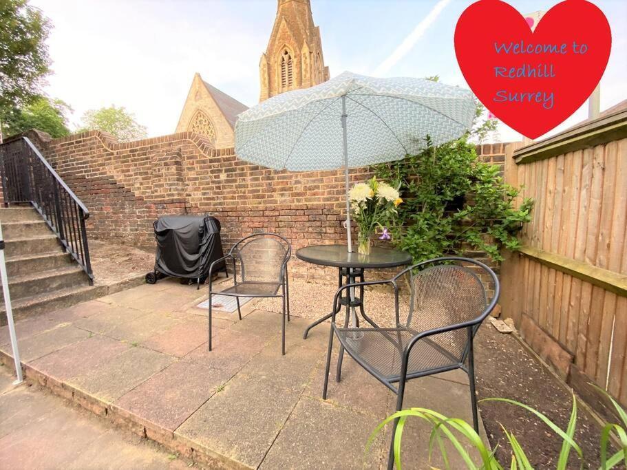 Redhill Town Centre 3 Bed House Near Gatwick Airport, Easy Commute To London Daire Dış mekan fotoğraf