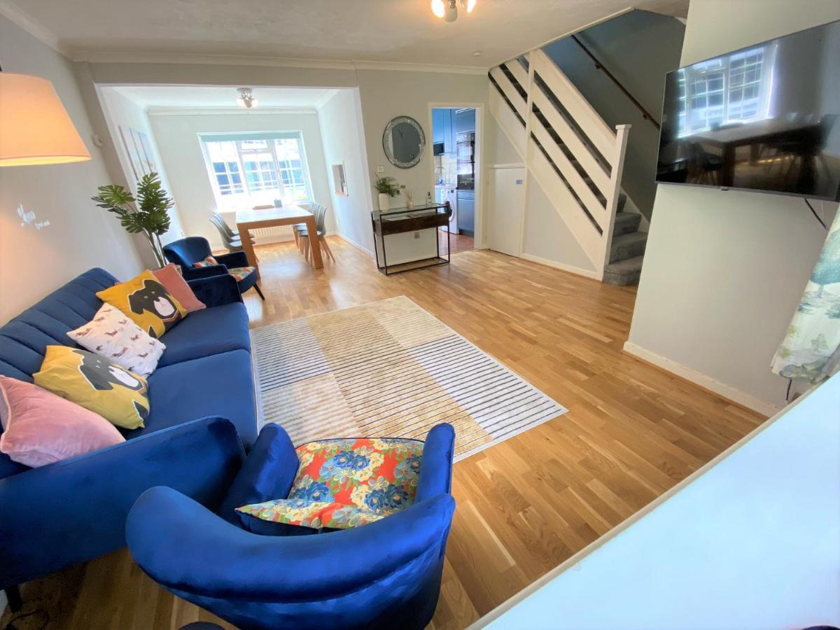 Redhill Town Centre 3 Bed House Near Gatwick Airport, Easy Commute To London Daire Dış mekan fotoğraf